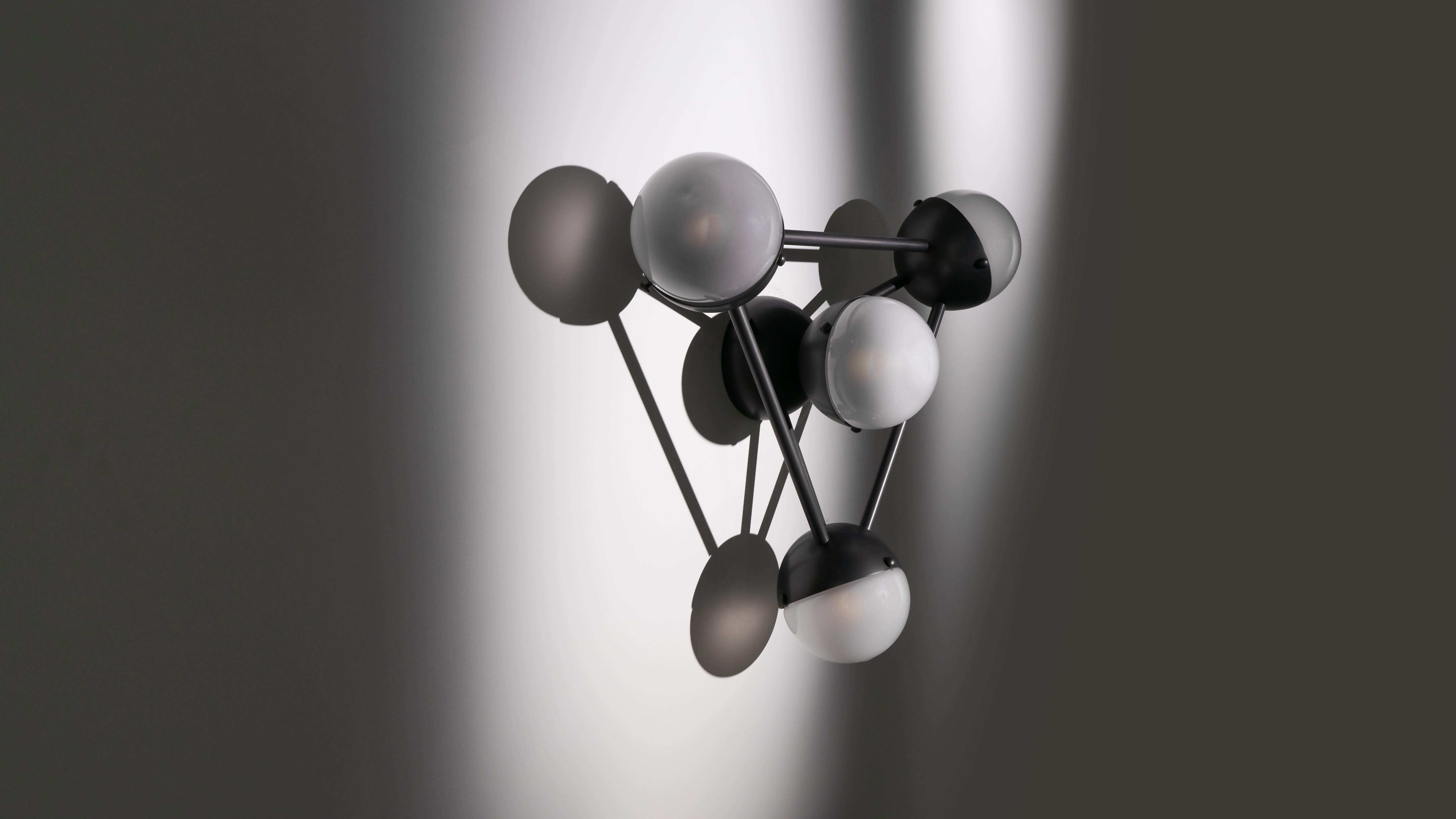 Schwung Molecule 4 Frosted Wall Light